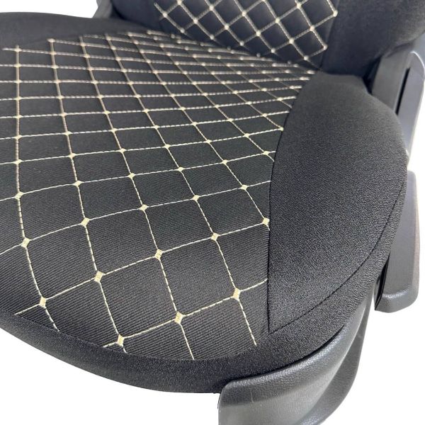 Чехлы Жаккард Драйв на Toyota Corolla 2007-2013 г.в. Чехлы Жаккард Драйв на Toyota Corolla 2007-2013 г.в.