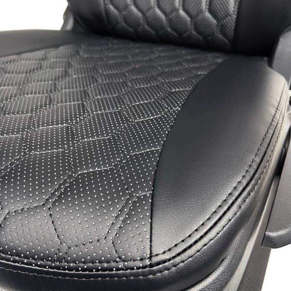 Чехлы Экокожа Ромб на Toyota Corolla 2013-2019 г.в. Чехлы Экокожа Ромб на Toyota Corolla 2013-2019 г.в.